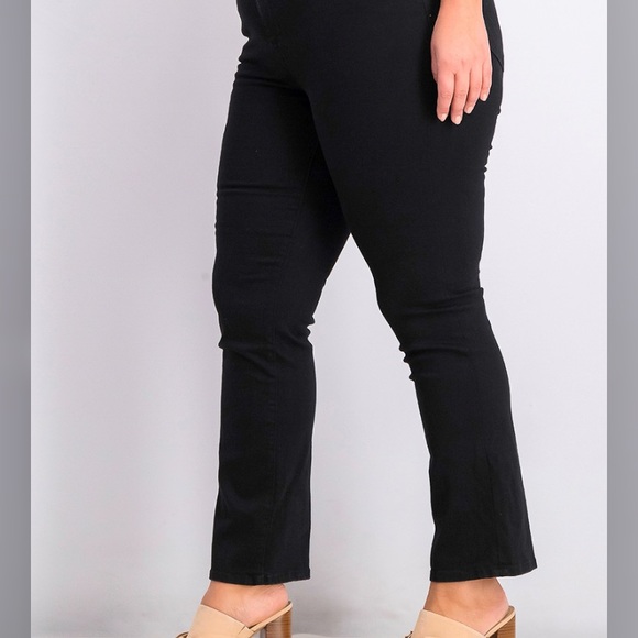 Women’s Jeans - Picture 4 of 8